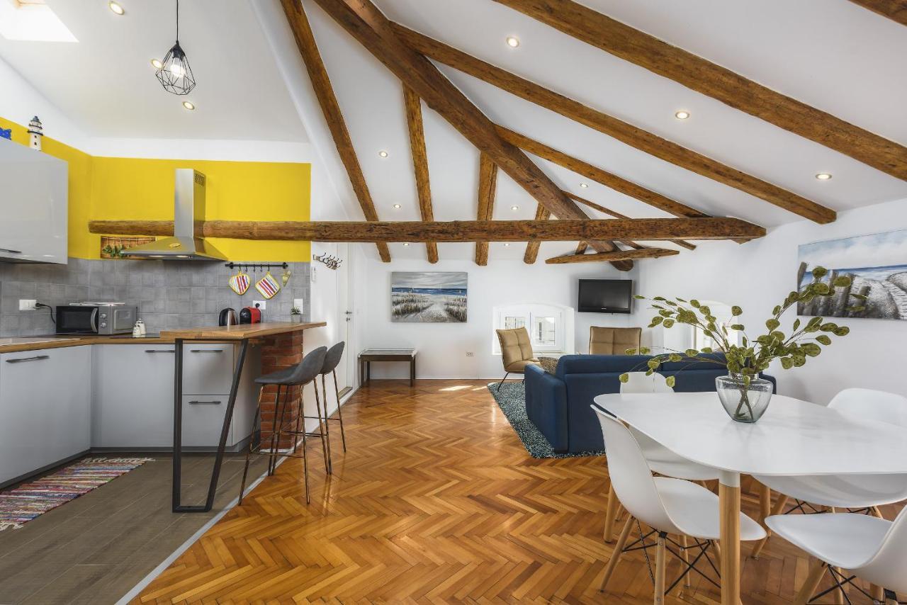 Urban Loft Old Town Porec Bagian luar foto